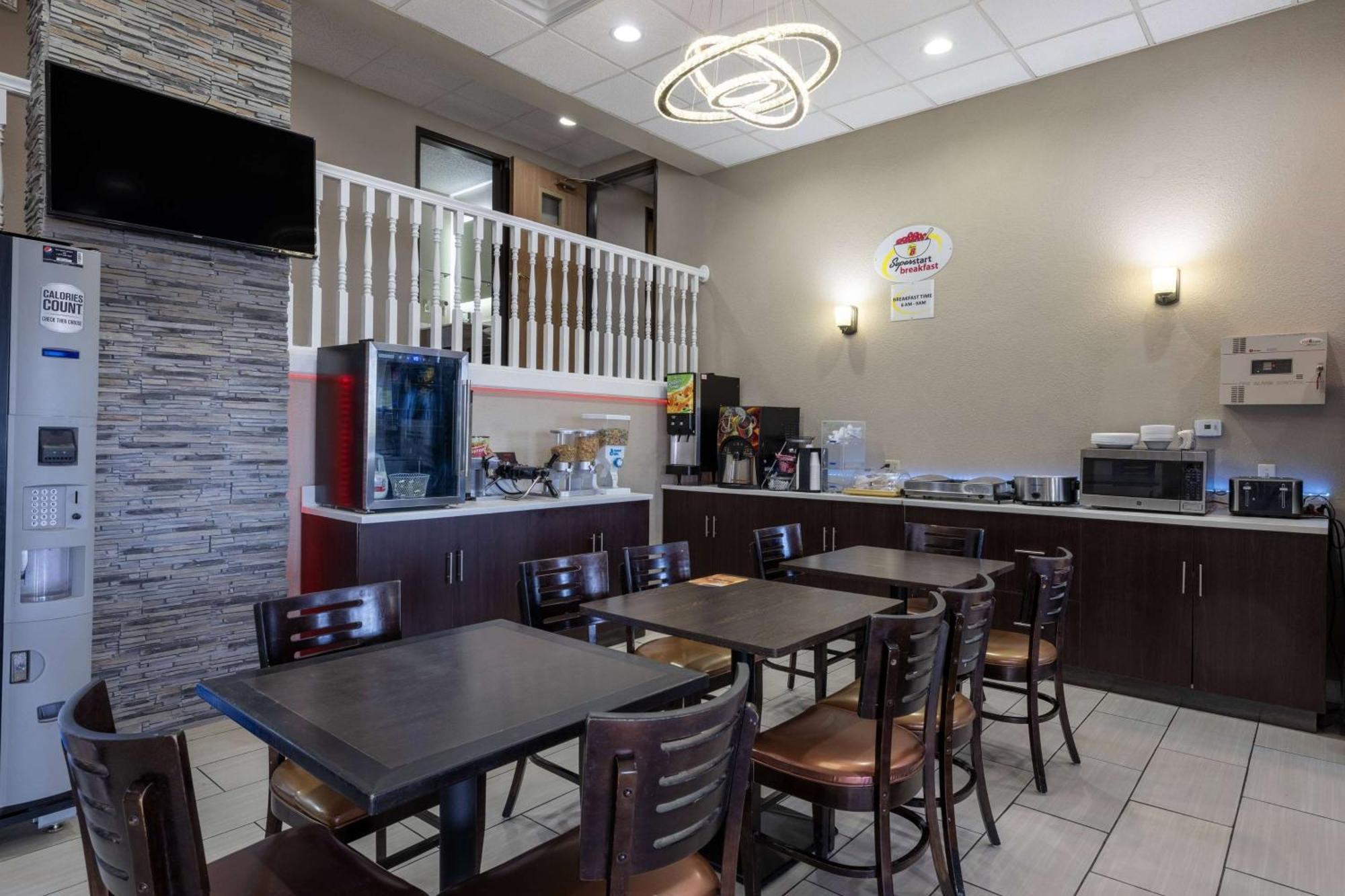 The Inn&Suites Sw Omaha Kültér fotó